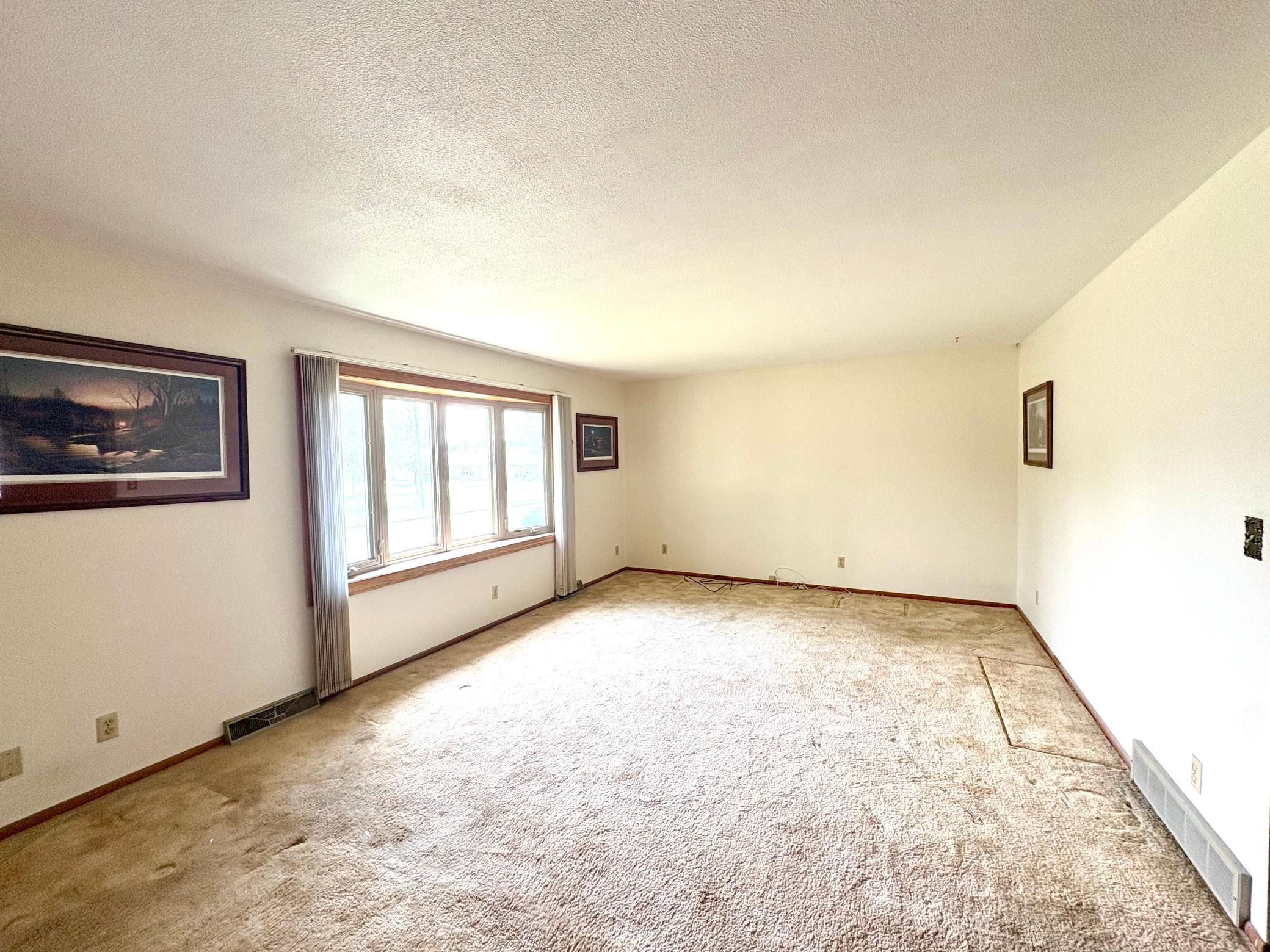 404 E 3rd Street Property Photo 2