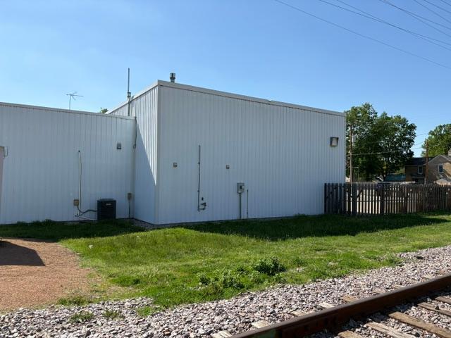 137 1st Street E Property Photo 3