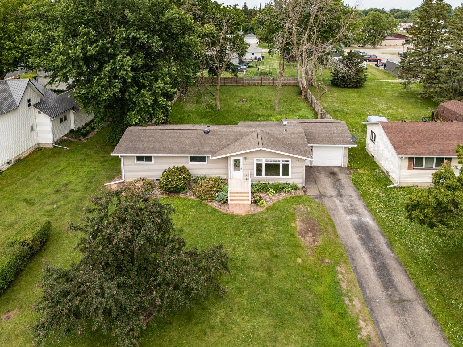 409 3rd Street Ne Property Photo 1