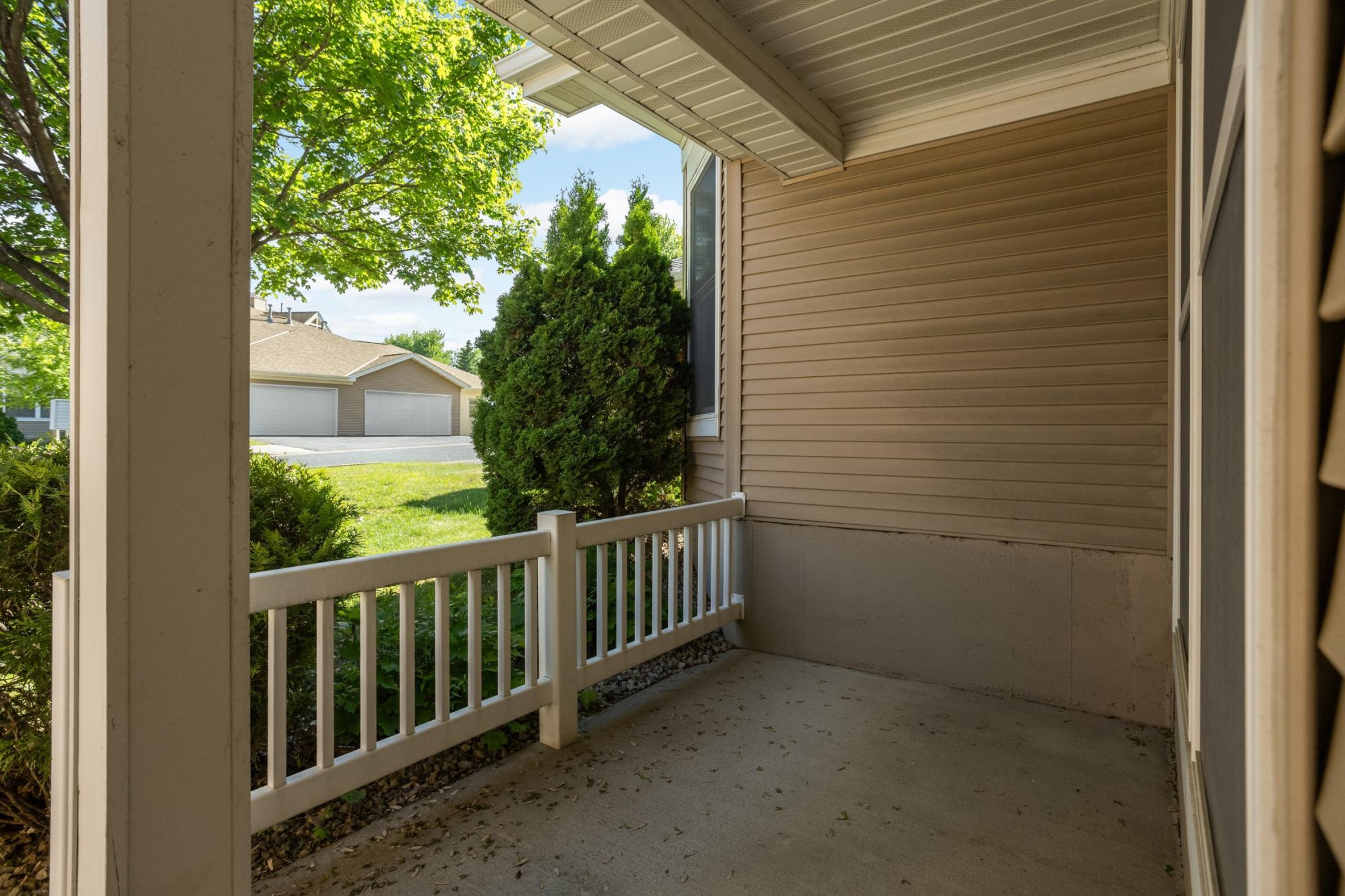 909 Bahls Drive Property Photo 2