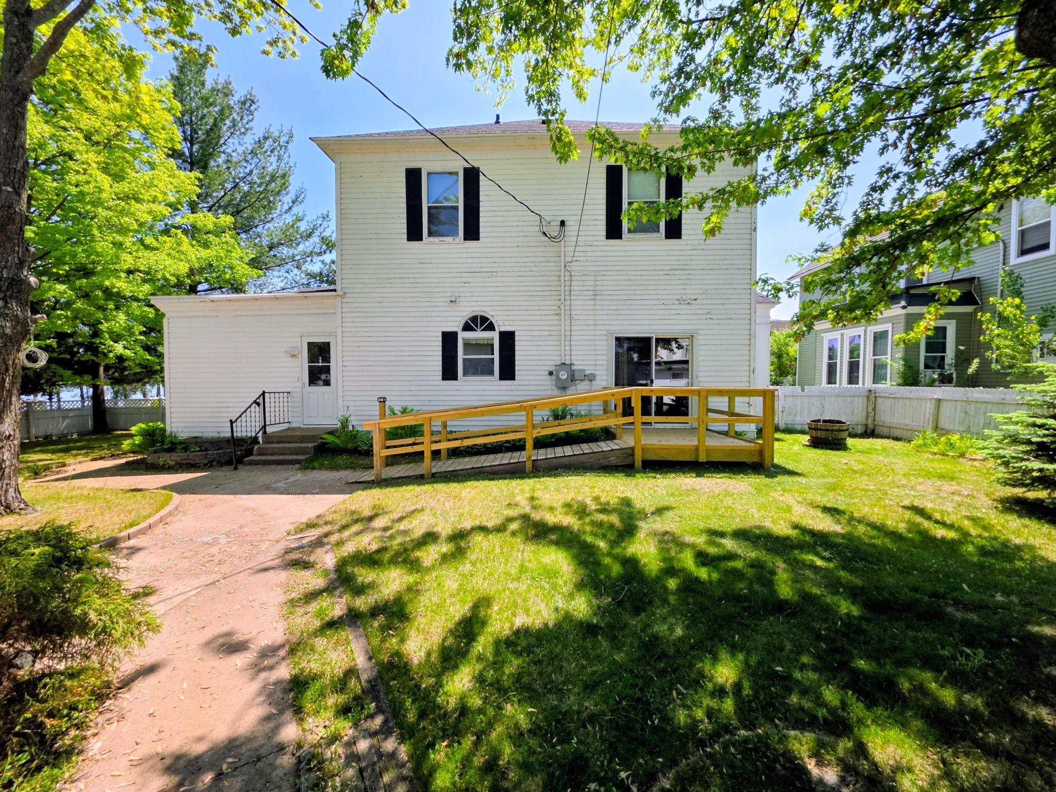 9 4th Avenue Property Photo 3