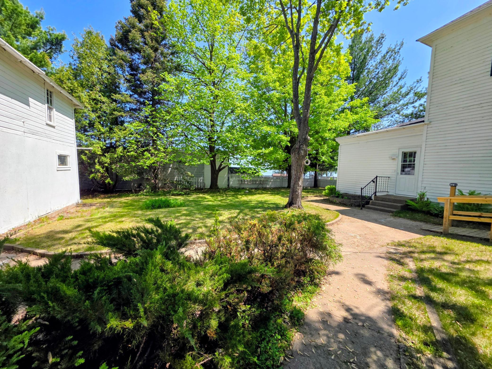 9 4th Avenue Property Photo 8