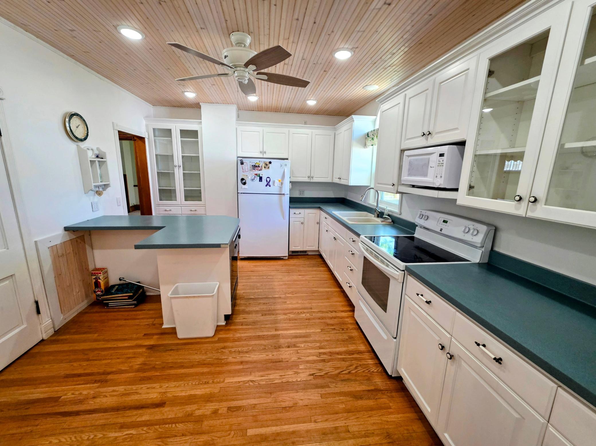 9 4th Avenue Property Photo 20