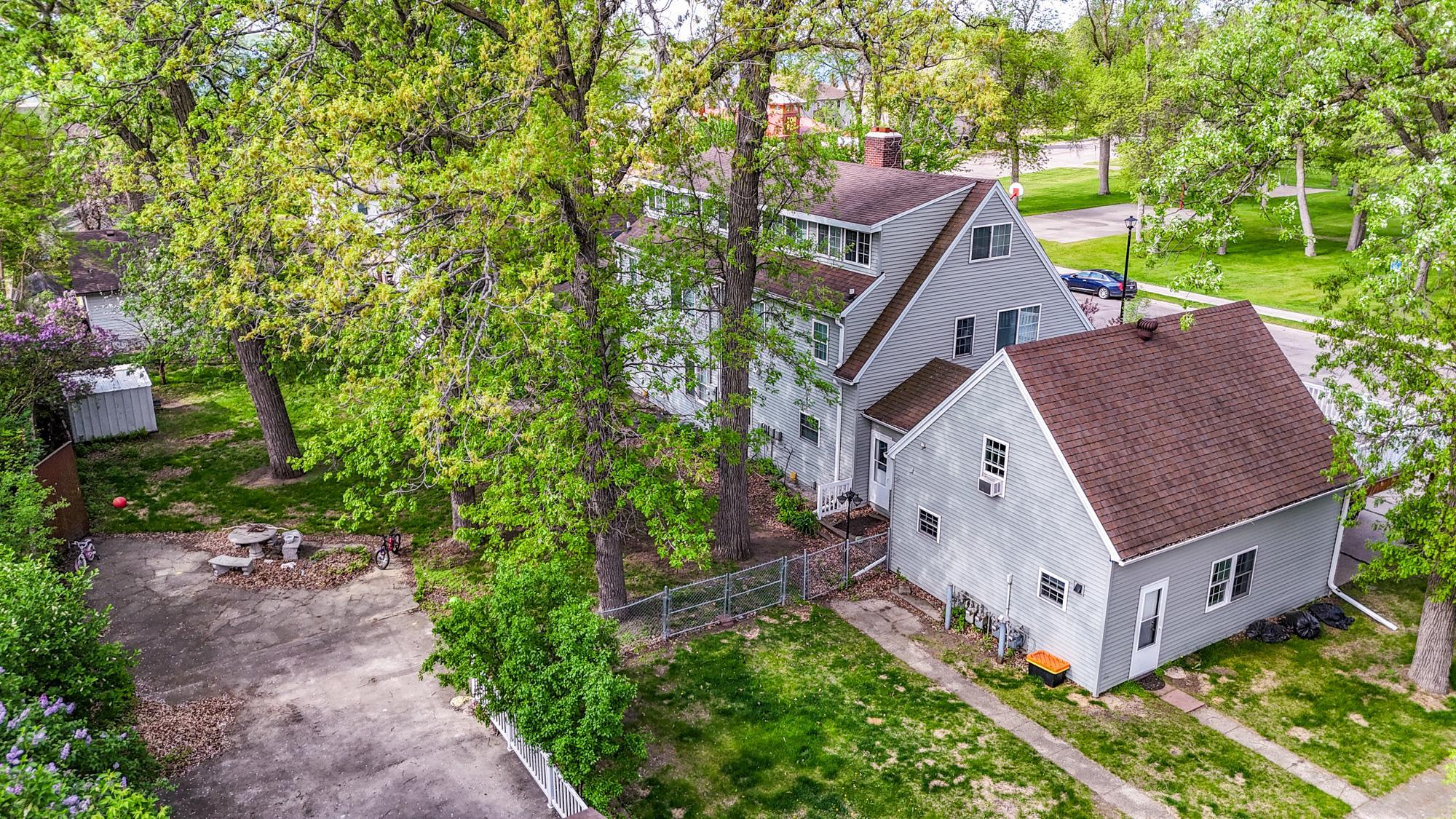 1311 Summit Avenue Property Photo 6