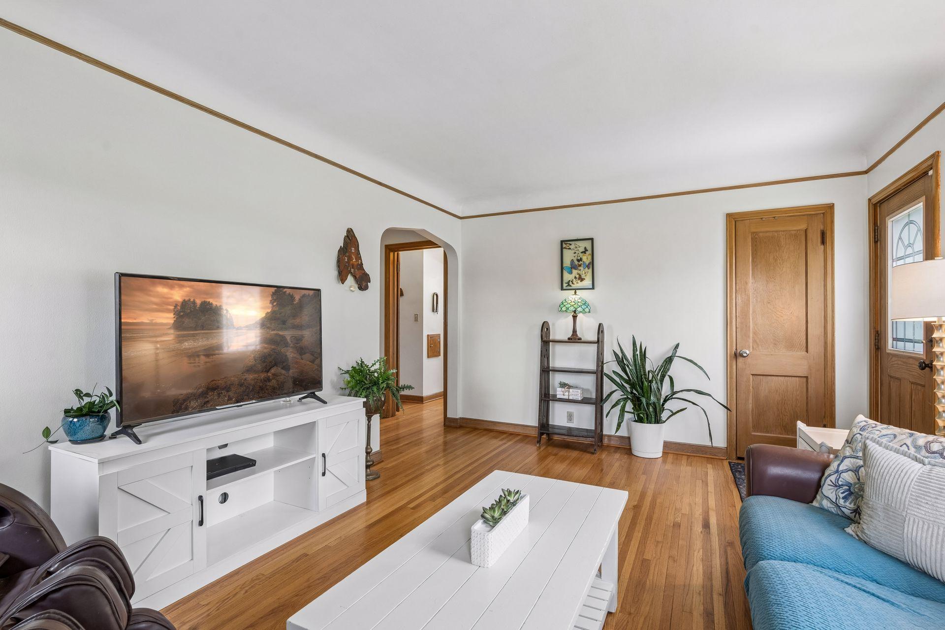 3301 Brownlow Avenue Property Photo 2