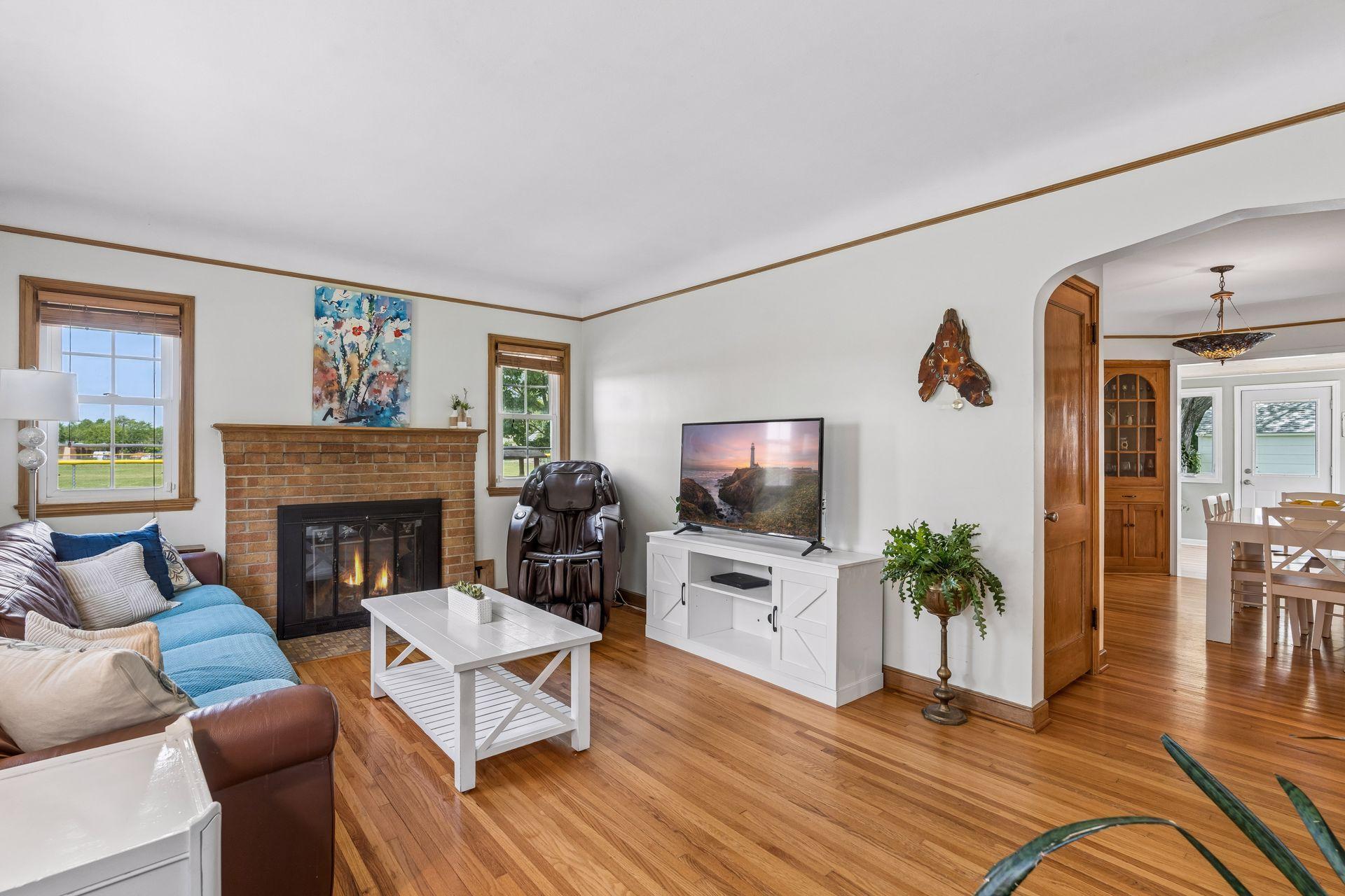 3301 Brownlow Avenue Property Photo 3