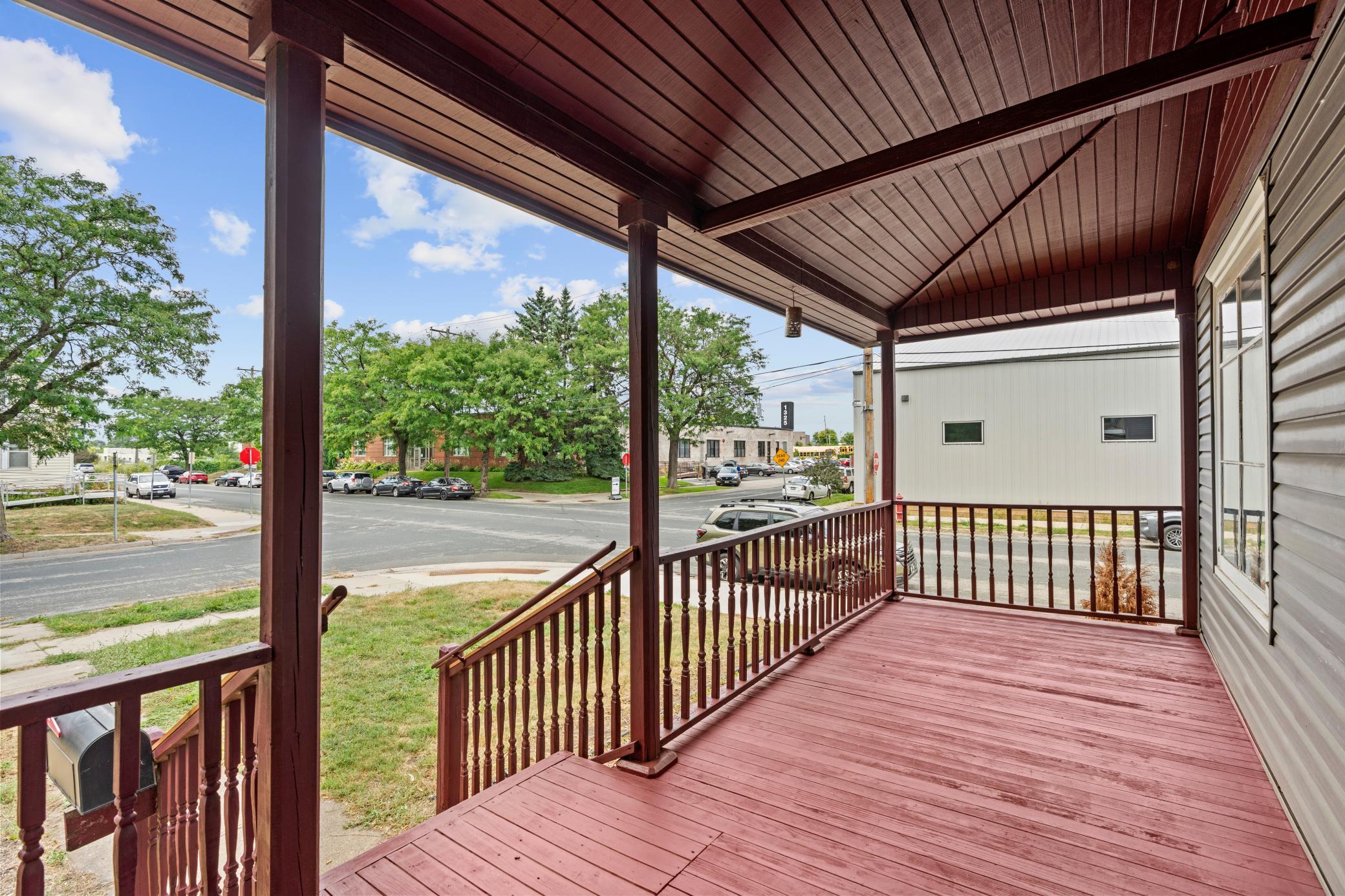 1176 14th Avenue Se Property Photo 2