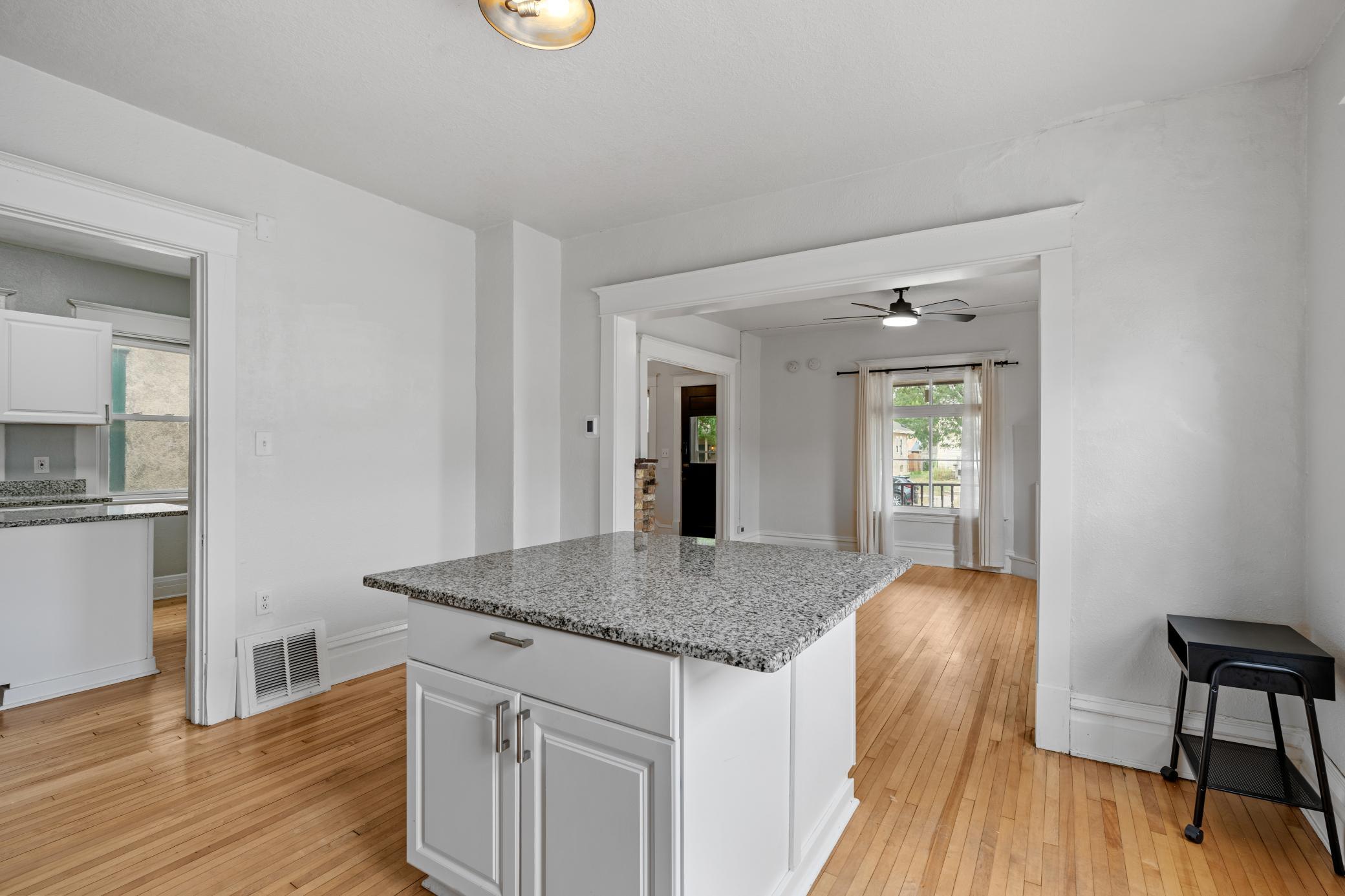 1176 14th Avenue Se Property Photo 10