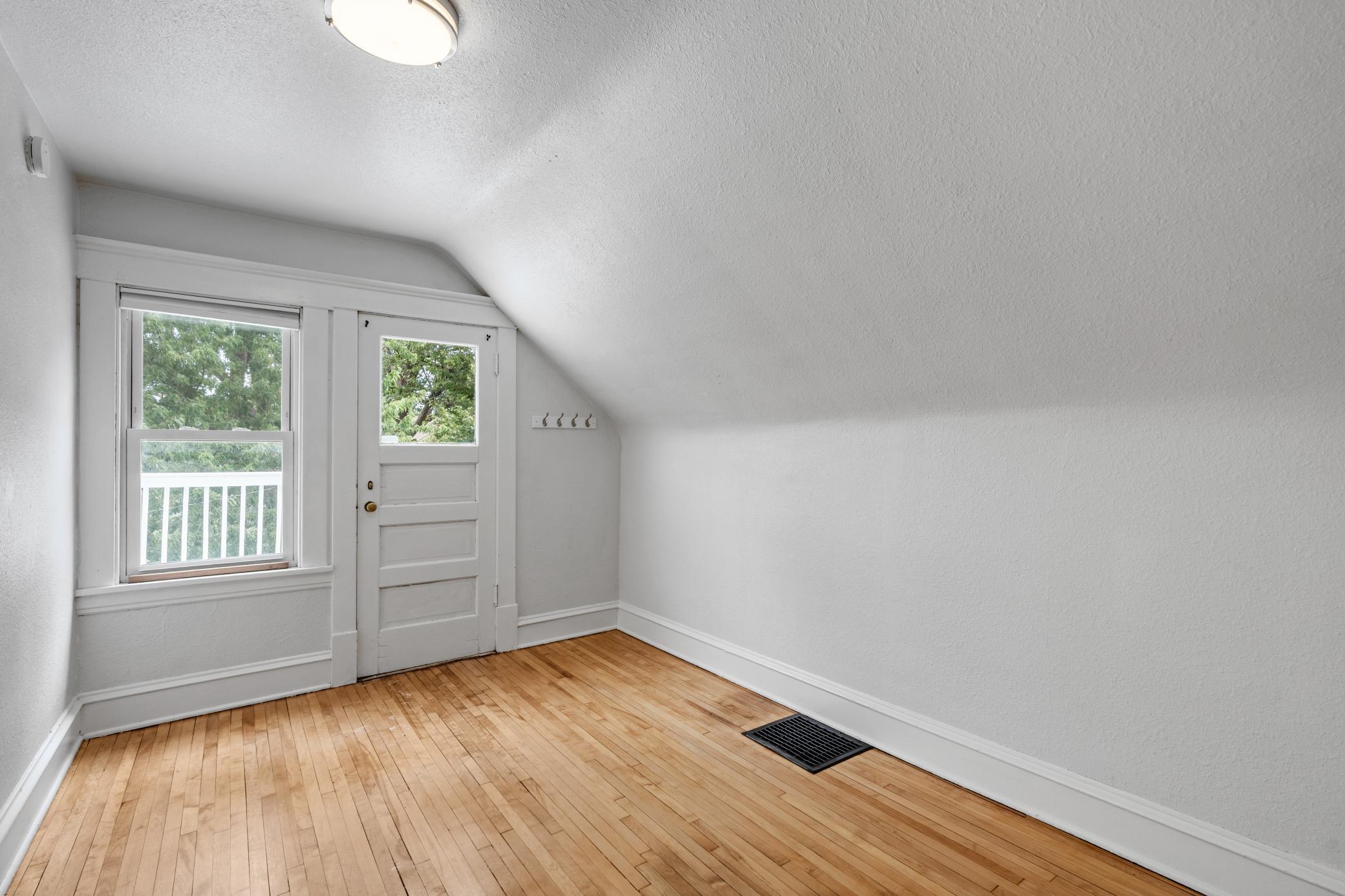 1176 14th Avenue Se Property Photo 14