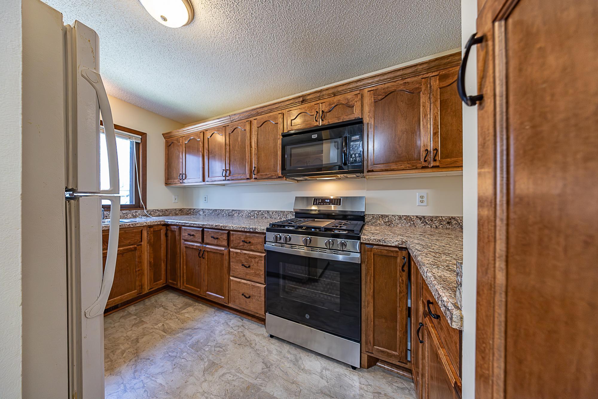 2421 Elliot Avenue Property Photo 1