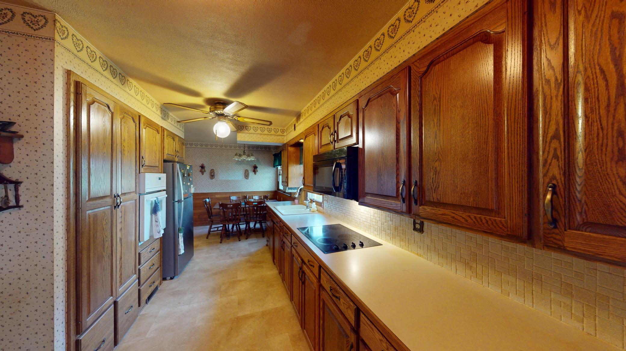904 Clausen Avenue Property Photo 9