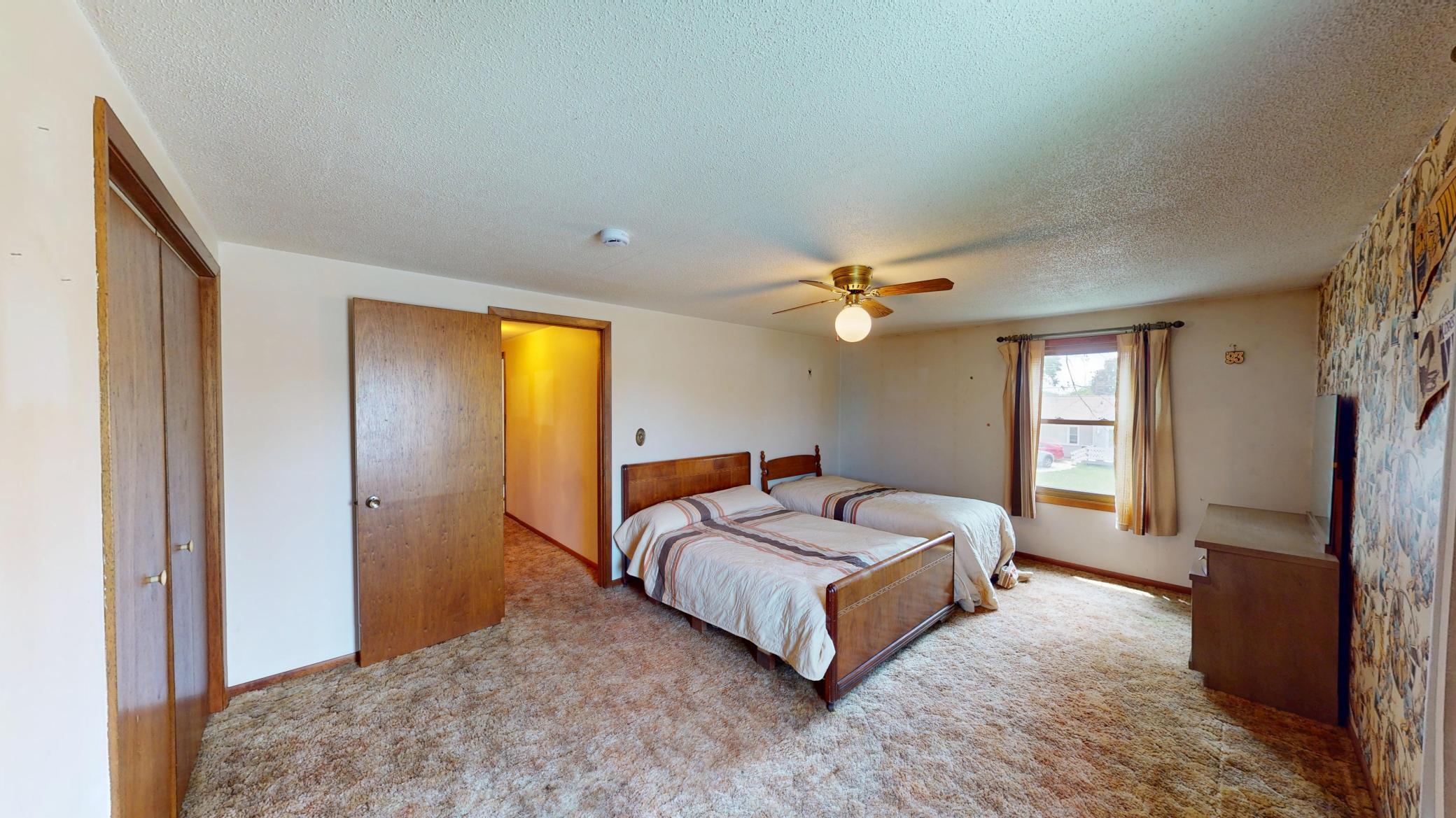 904 Clausen Avenue Property Photo 22
