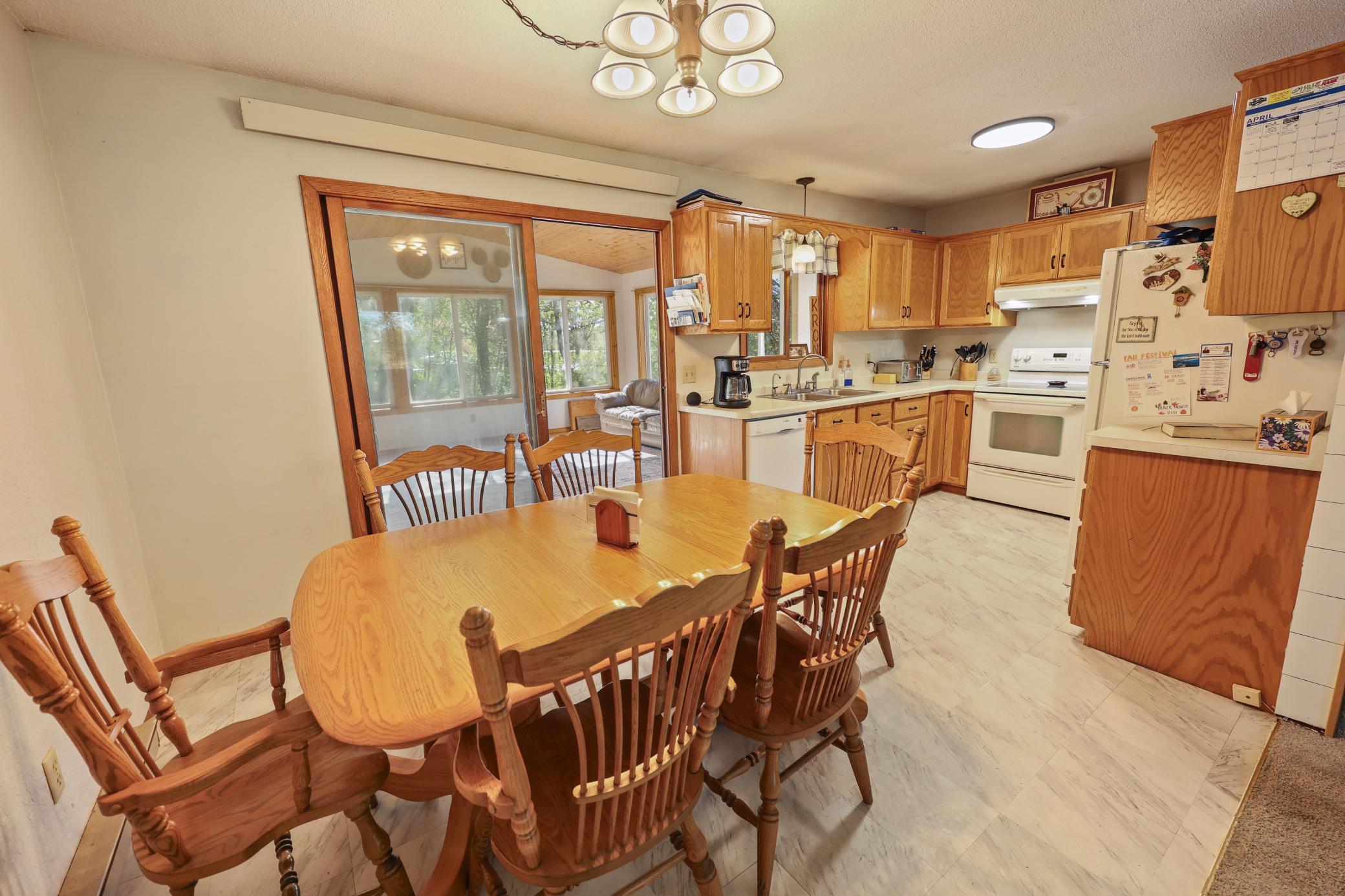 1546 Primrose Road Ne Property Photo 6