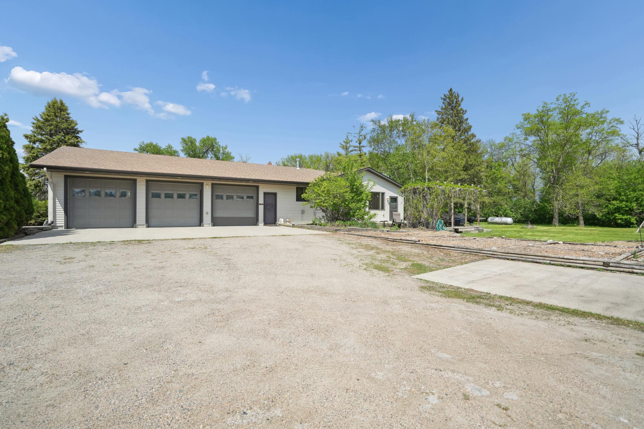 5641 170th Avenue N Property Photo 3