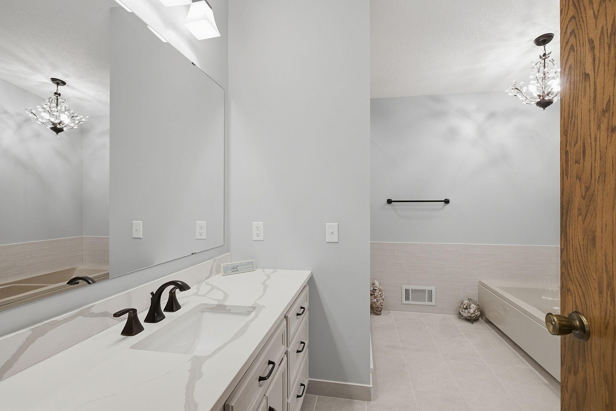 13036 Ottawa Drive Property Photo 6