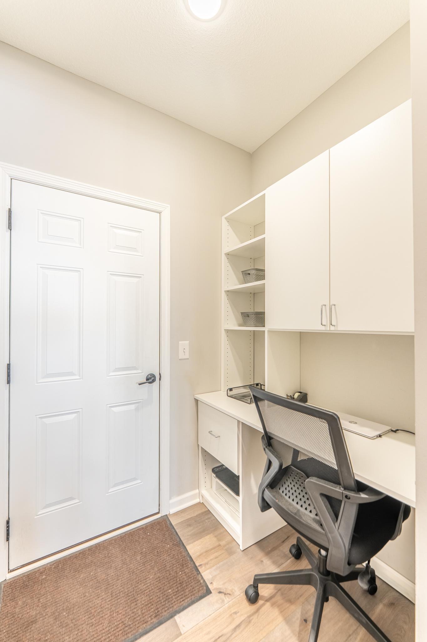 173 Junco Road N Property Photo 8