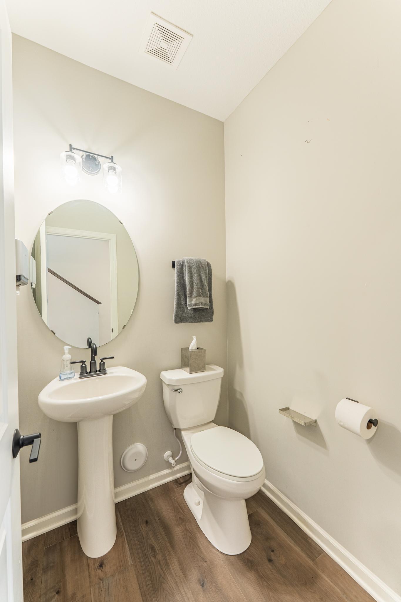 173 Junco Road N Property Photo 9