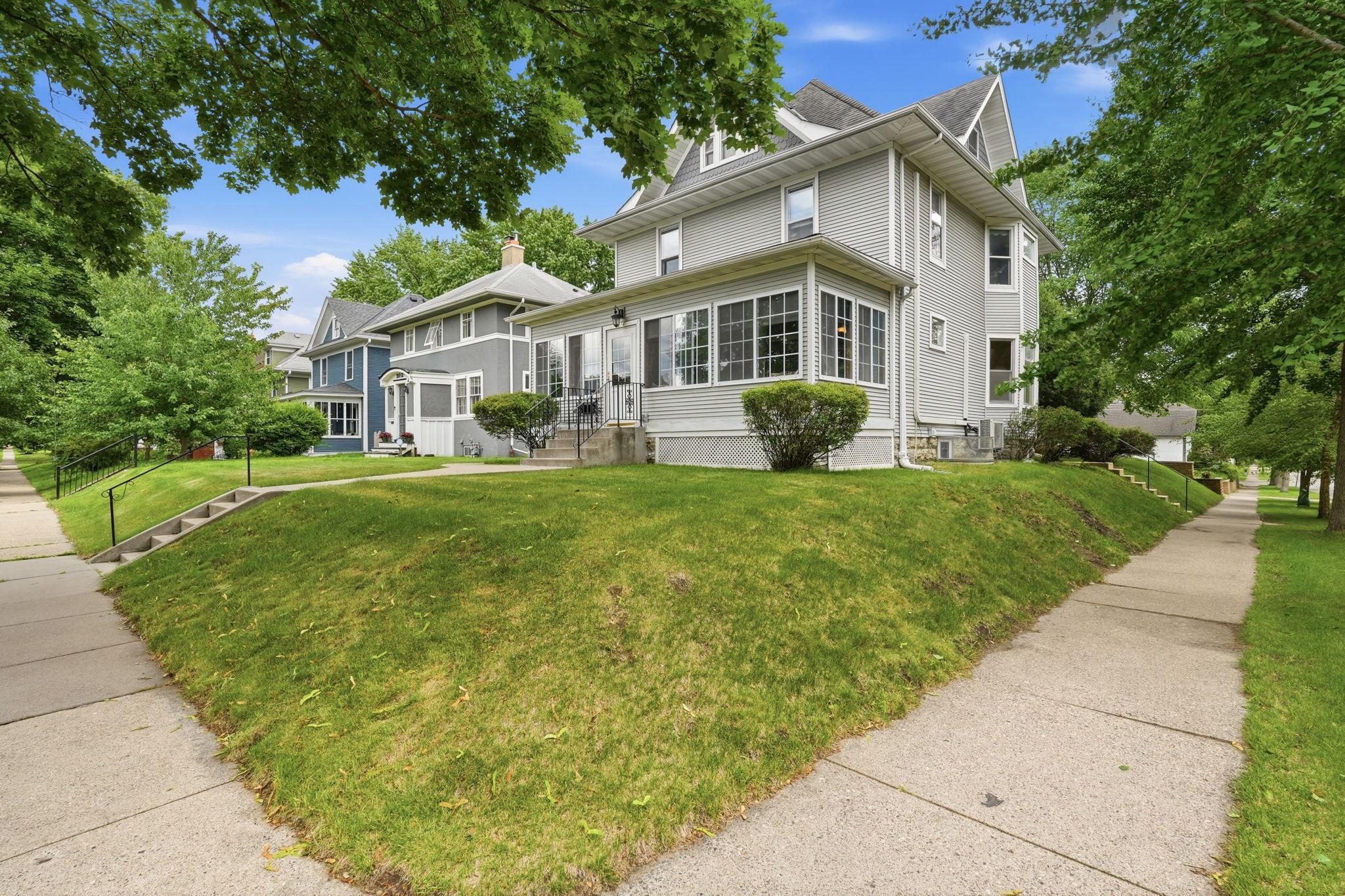 2016 Laurel Avenue Property Photo 2