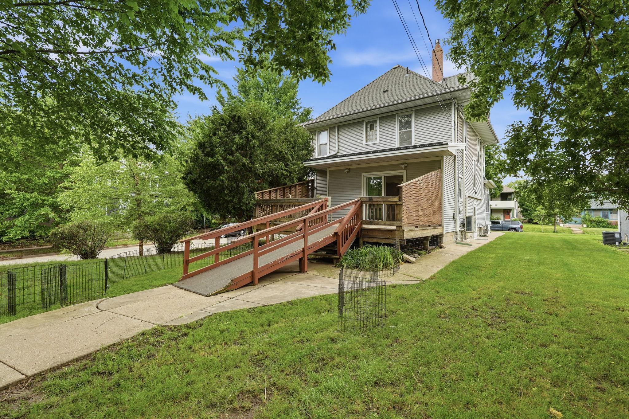2016 Laurel Avenue Property Photo 3