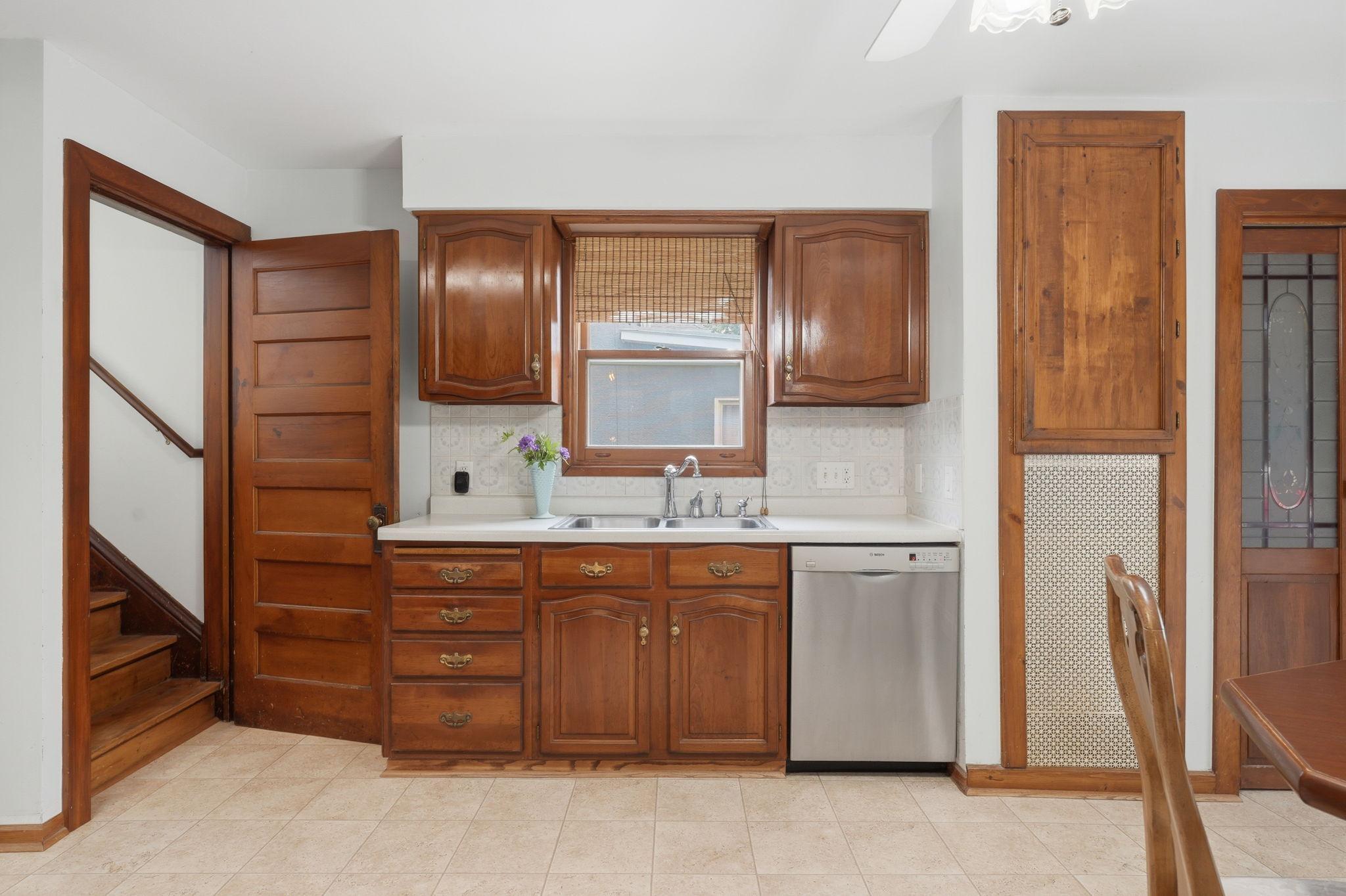2016 Laurel Avenue Property Photo 11