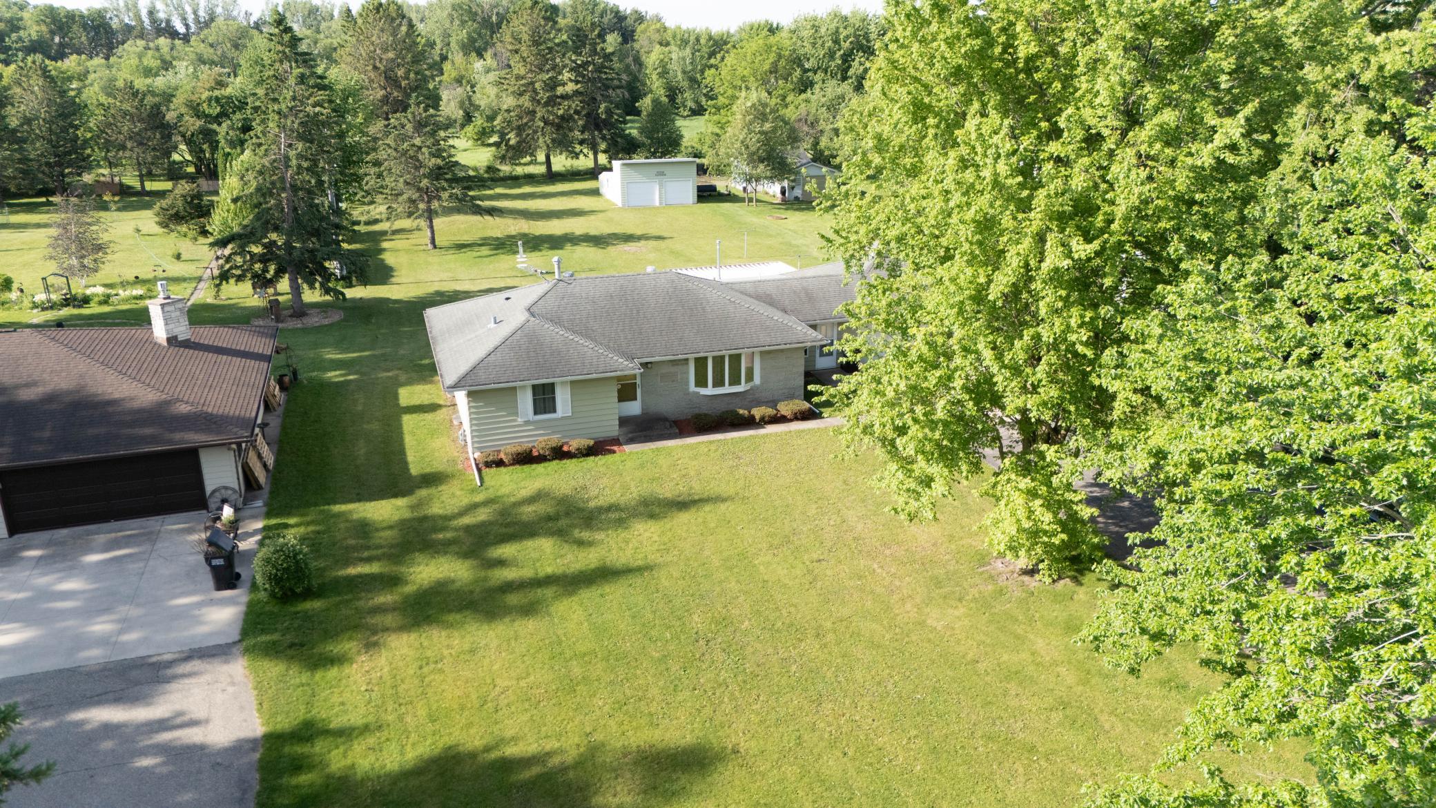 58413 220th Street Property Photo 2