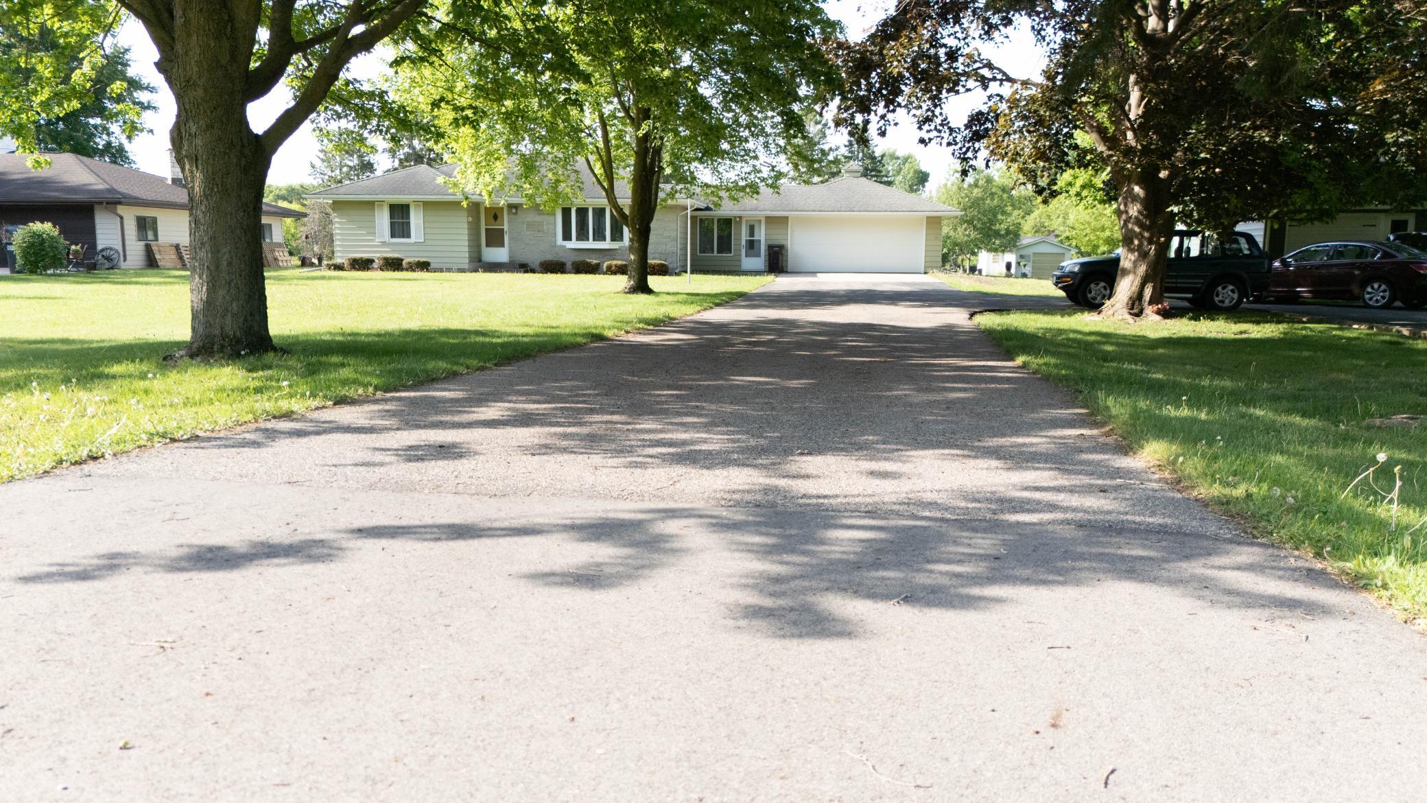 58413 220th Street Property Photo 4