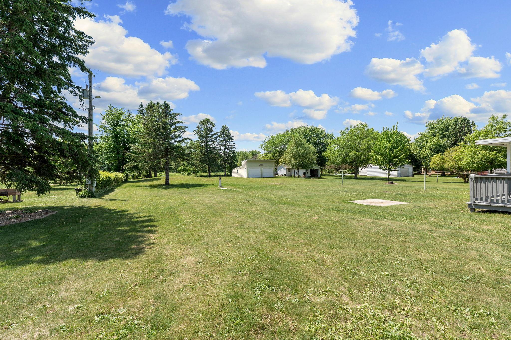 58413 220th Street Property Photo 9