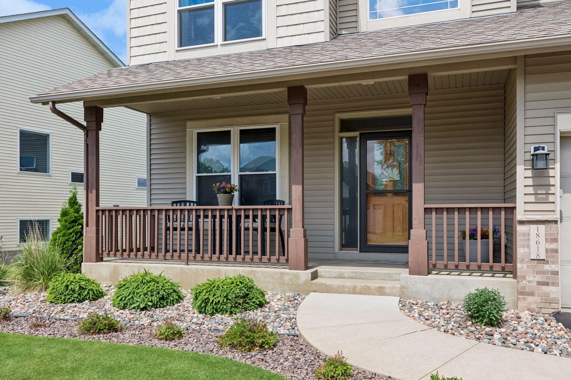 18618 Dunbury Avenue Property Photo 4