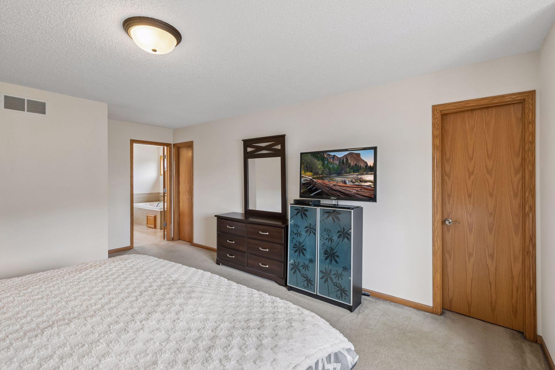 18618 Dunbury Avenue Property Photo 35