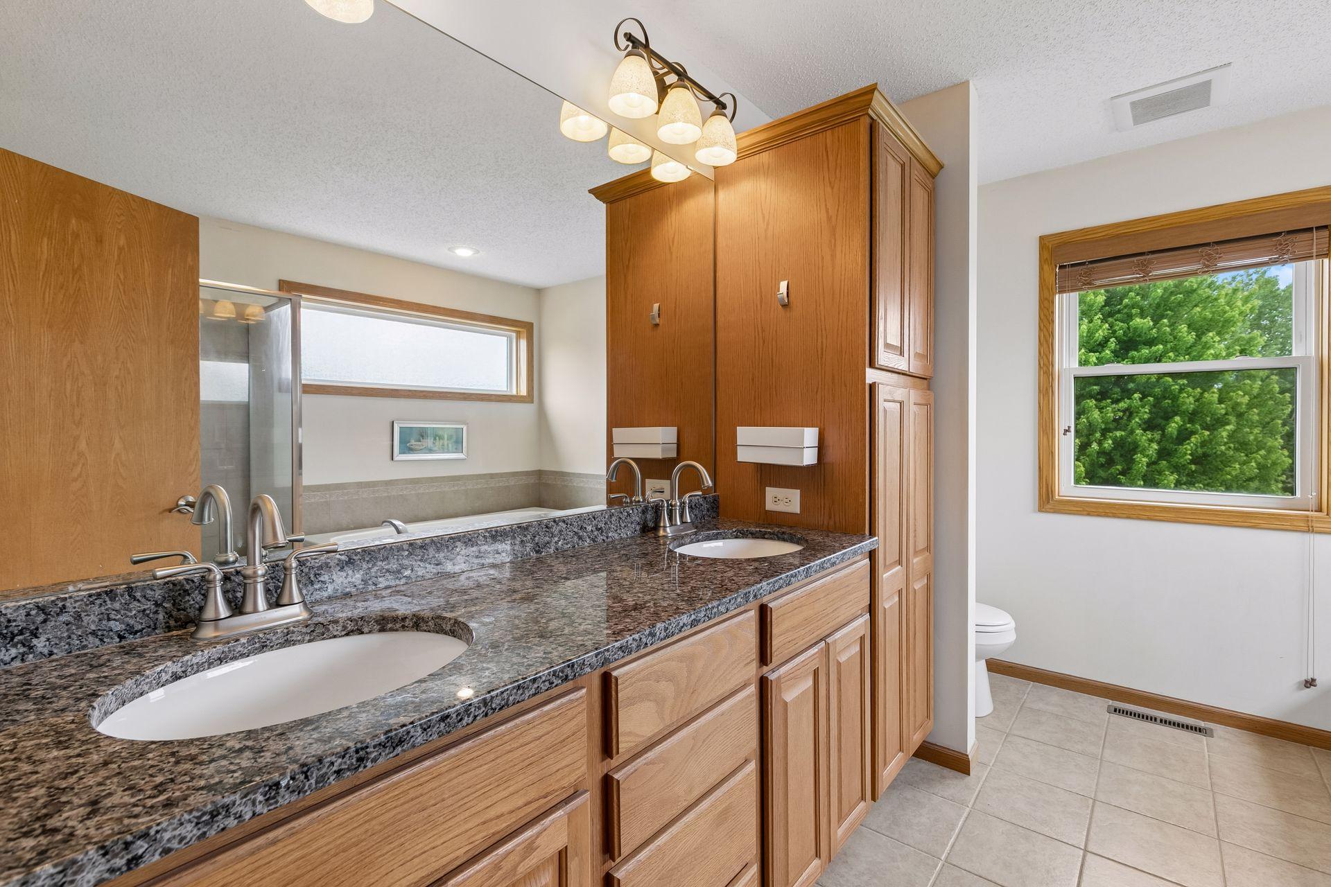 18618 Dunbury Avenue Property Photo 37