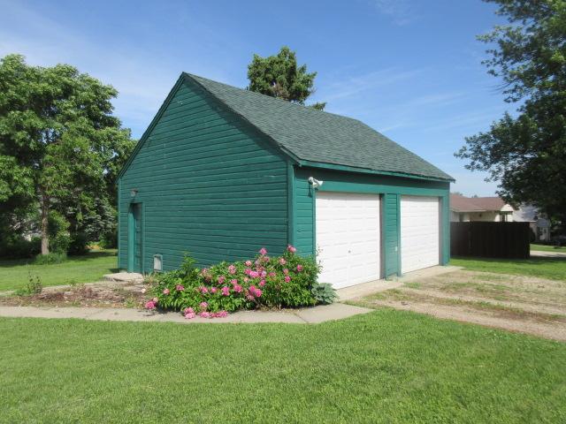 416 E Division Street Property Photo 7