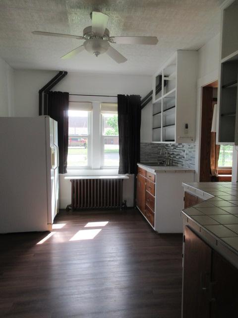 416 E Division Street Property Photo 25