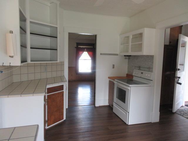 416 E Division Street Property Photo 28