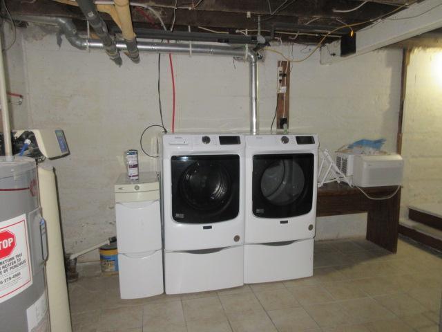 416 E Division Street Property Photo 41
