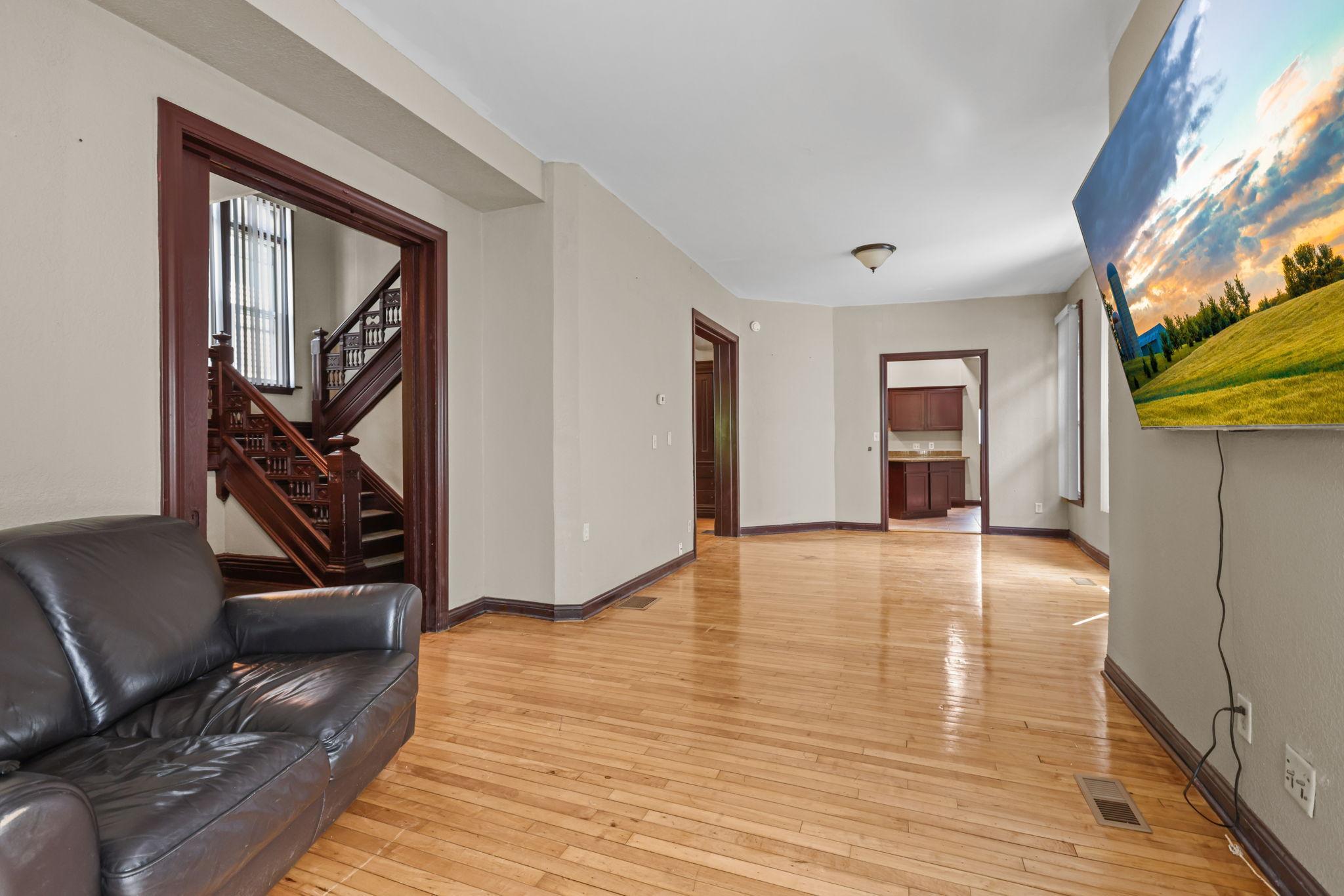 3021 Park Avenue S Property Photo 9