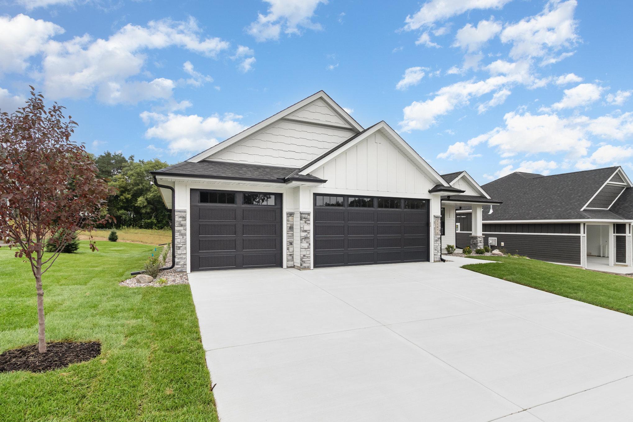 11876 38th Place NE Property Photo 1