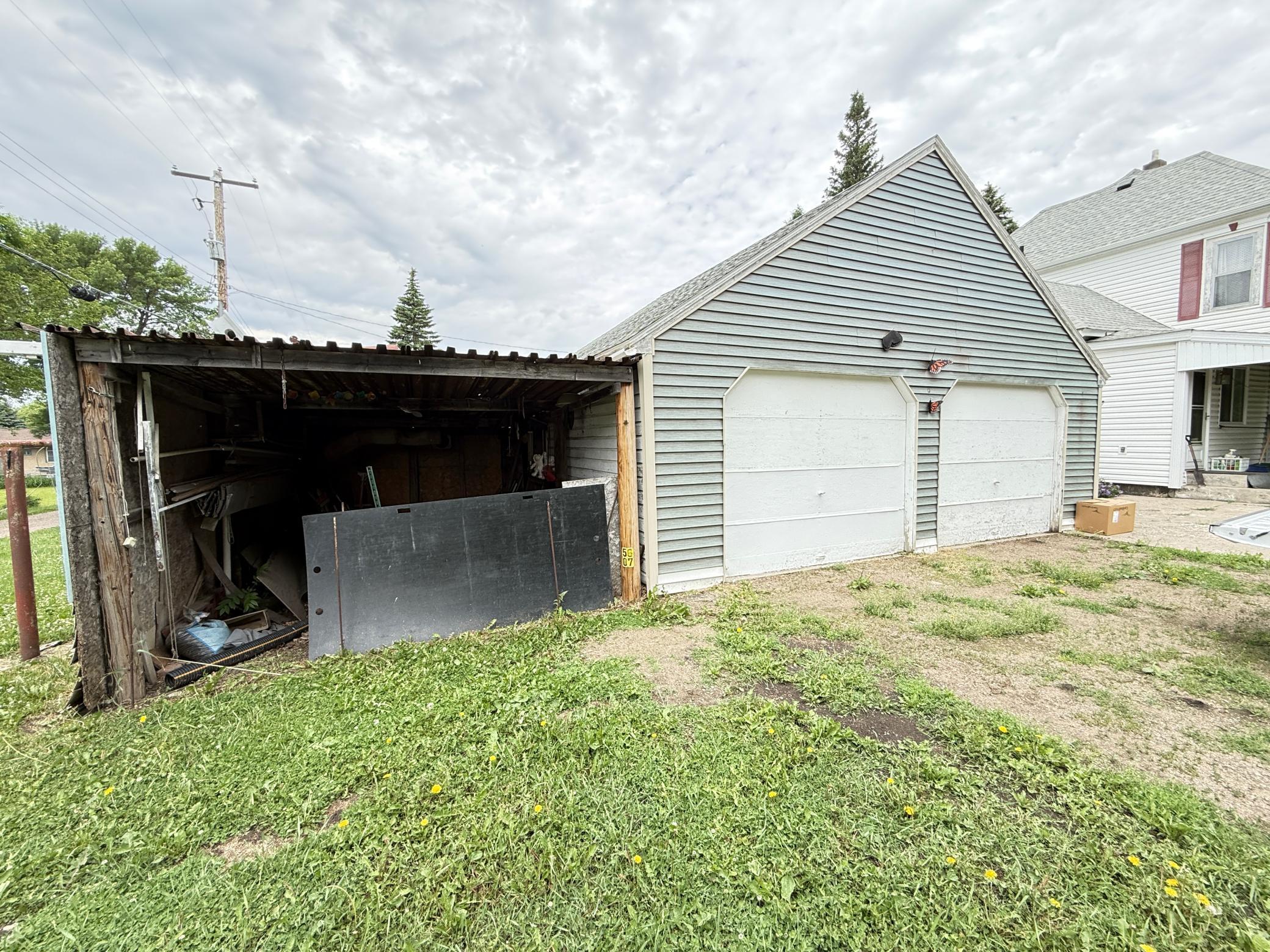 324 E Maple Street Property Photo 5