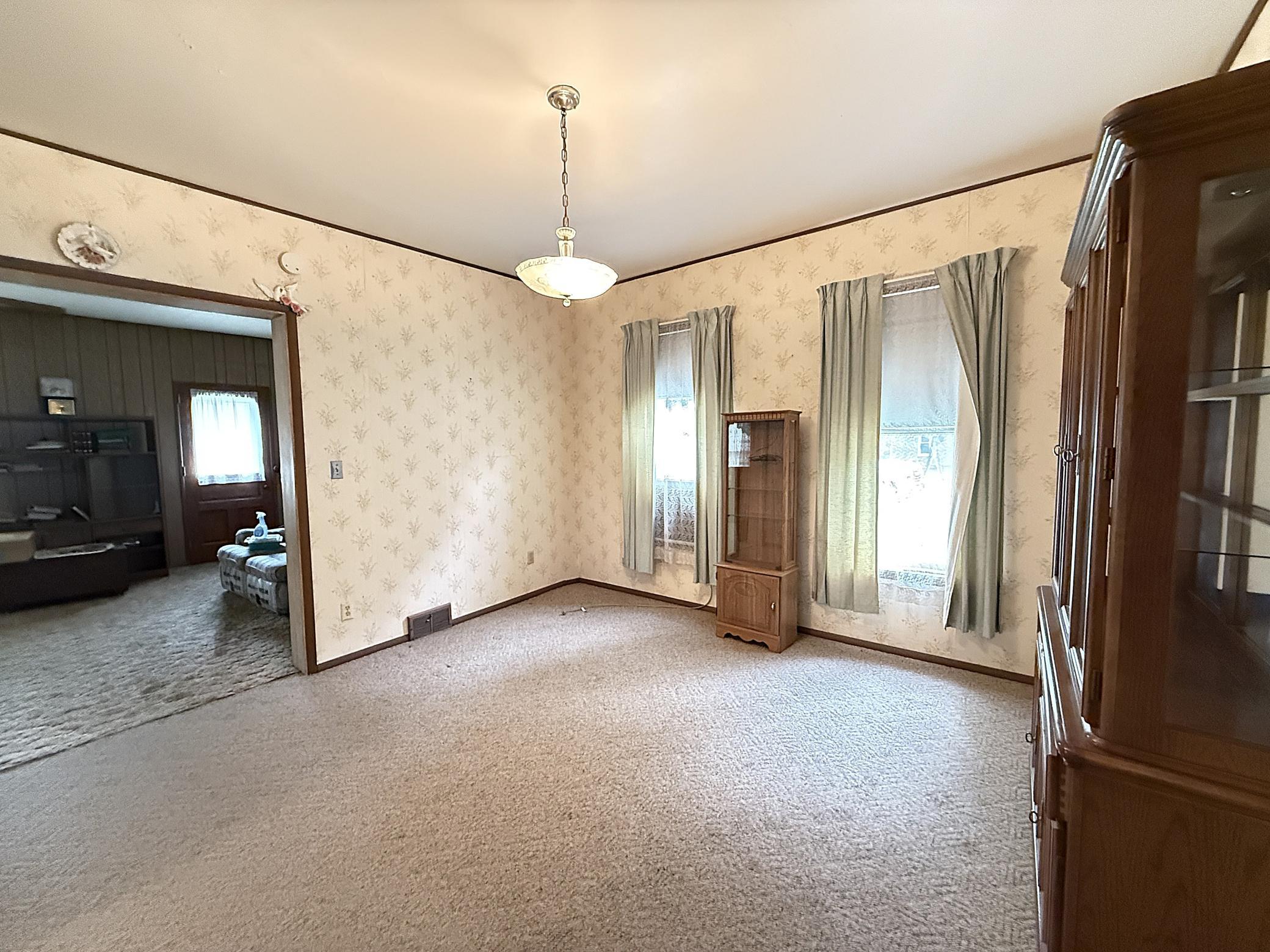 324 E Maple Street Property Photo 12