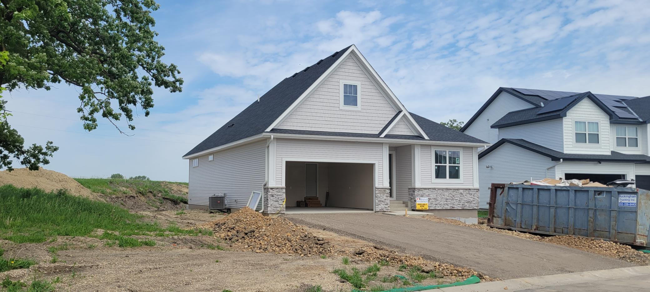 2048 Tamarack Road Property Photo 2