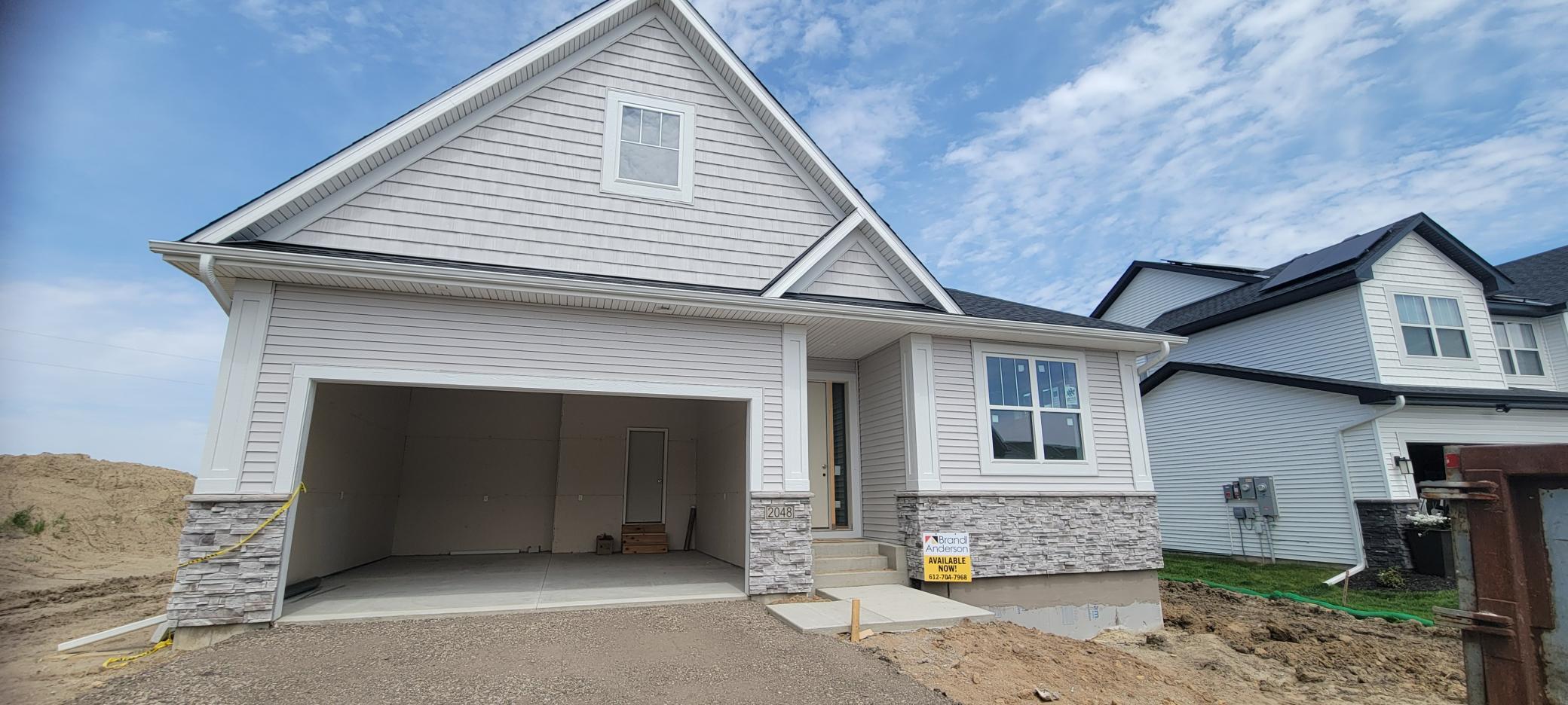 2048 Tamarack Road Property Photo 3