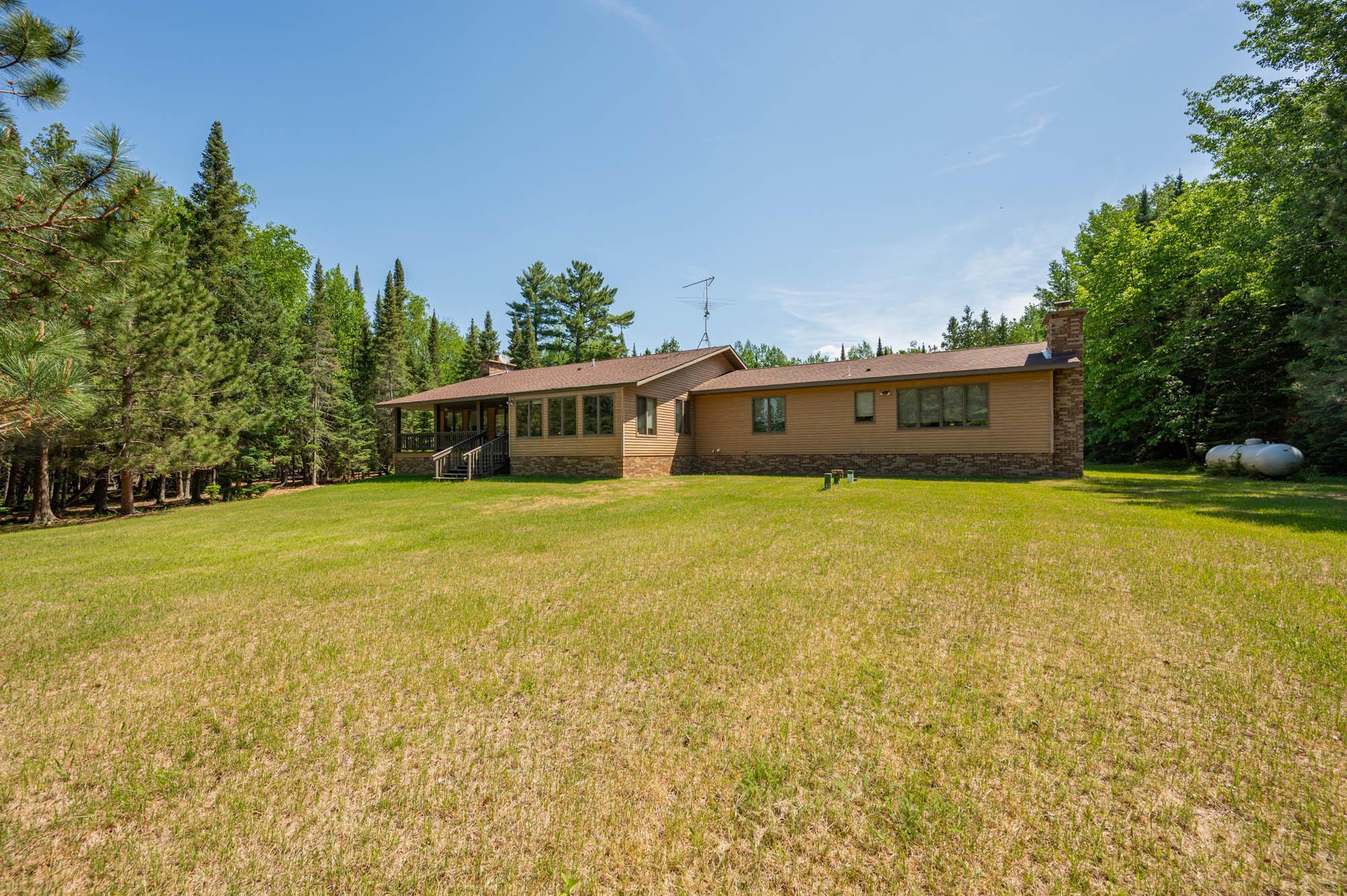 51301 Pine Point Road Property Photo 3