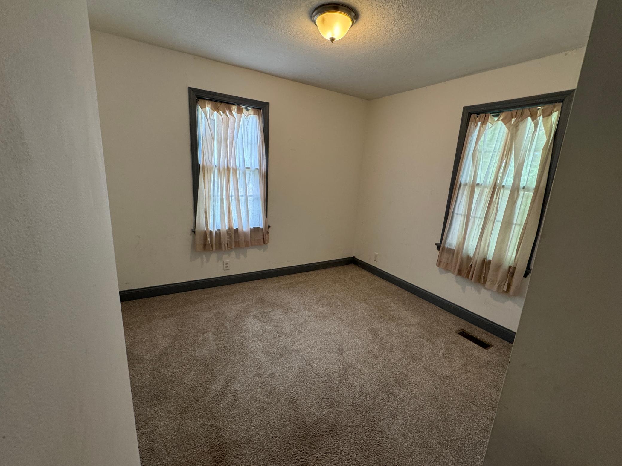 878 Monroe Court Property Photo 8