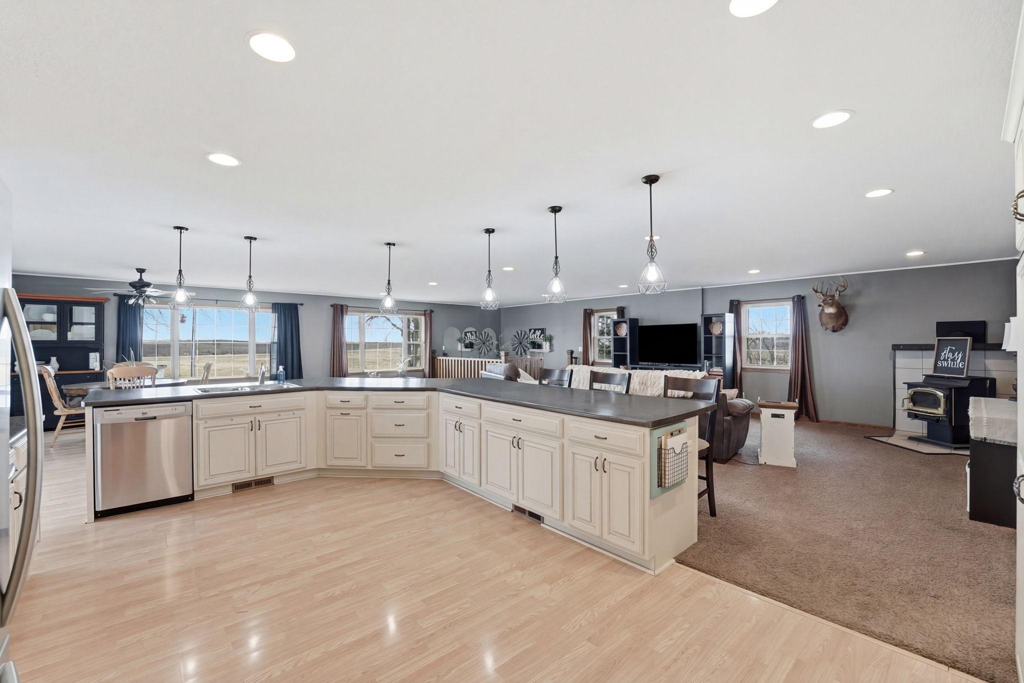 15682 150th Street Property Photo 6
