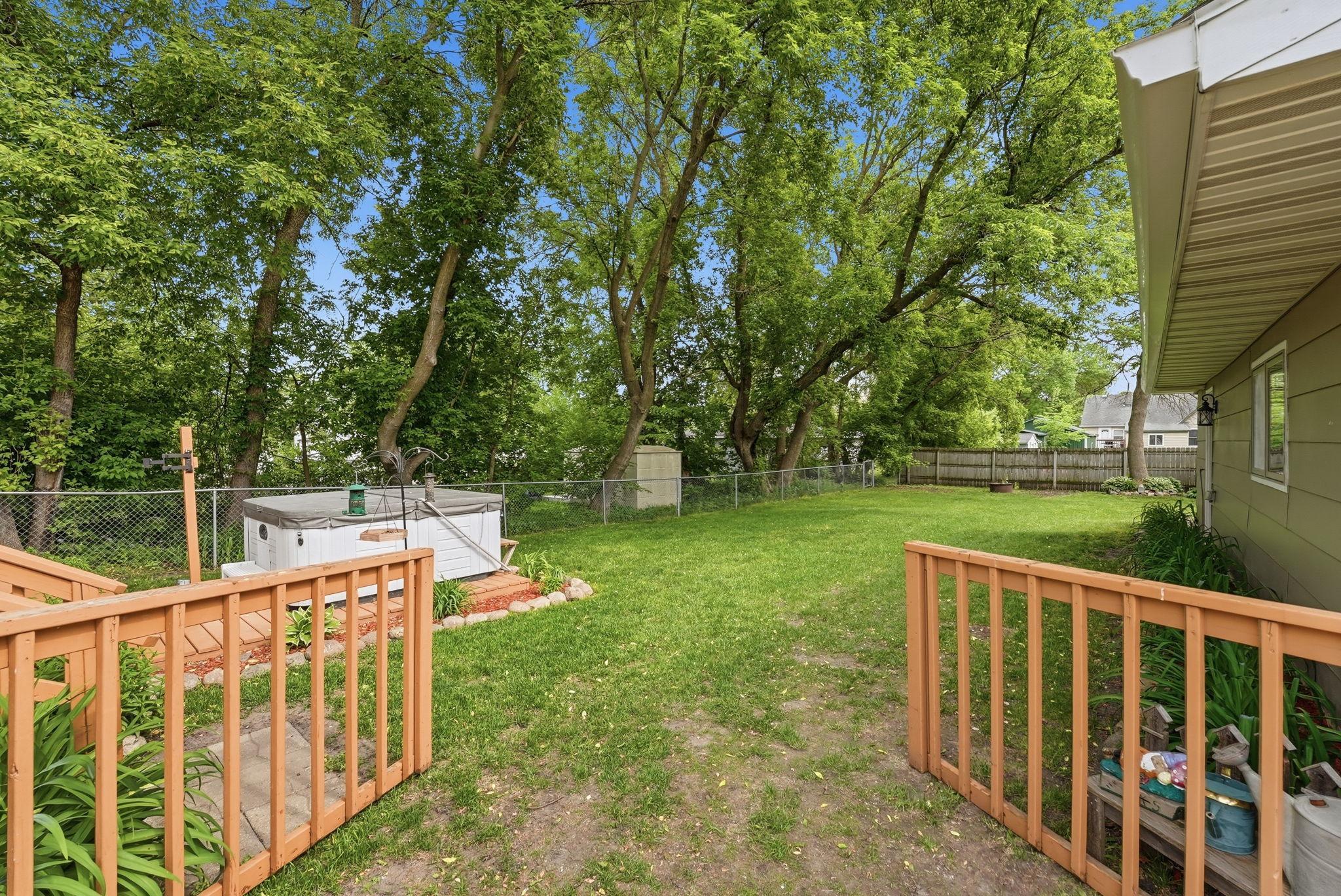 114 E Oak Street Property Photo 7