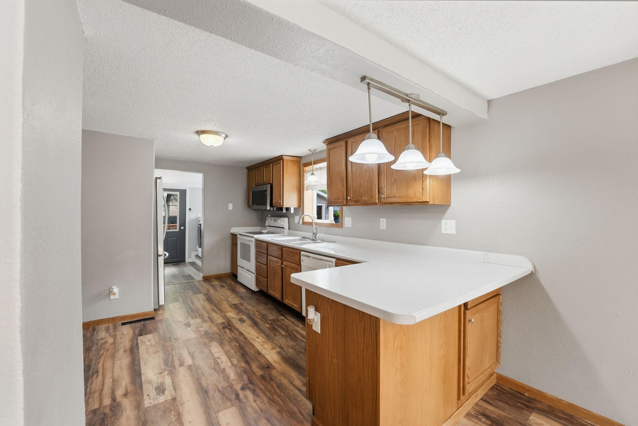 114 E Oak Street Property Photo 11
