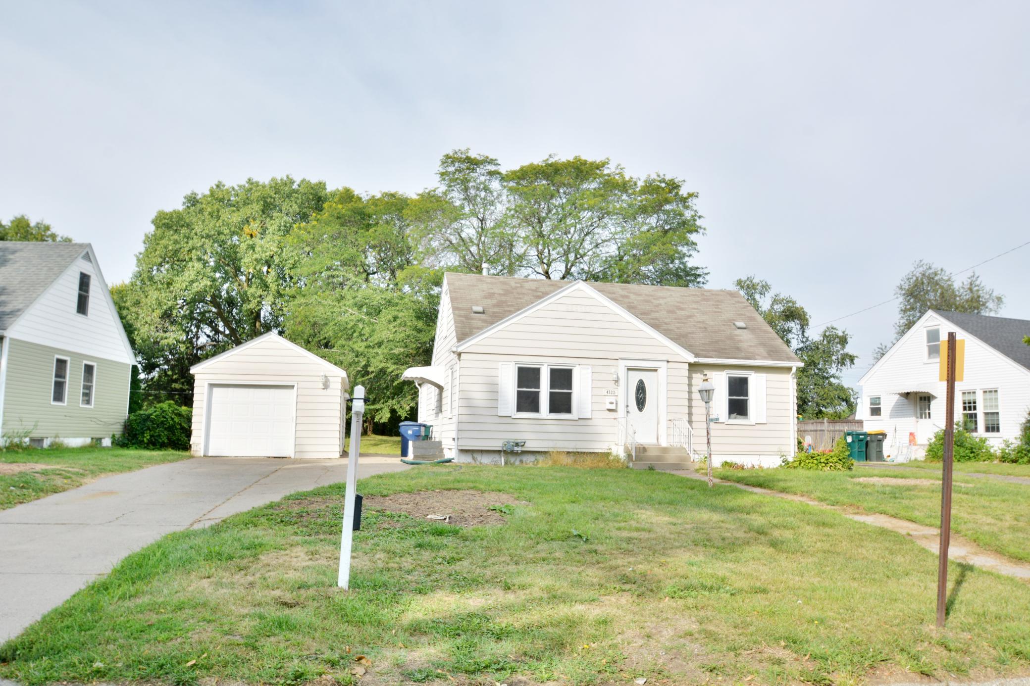 4522 Chatham Road Ne Property Photo 1
