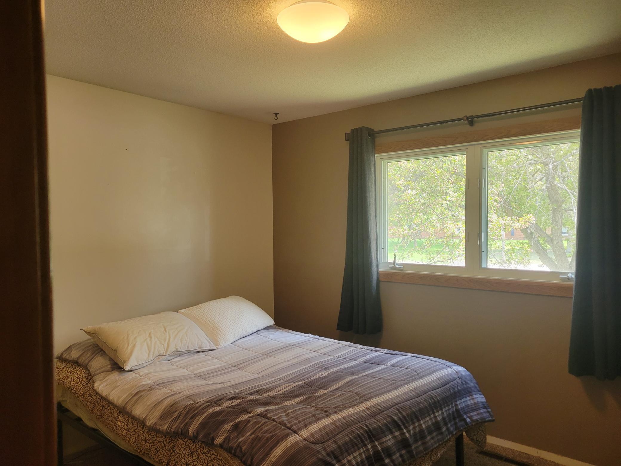 425 Spruce Avenue S Property Photo 2