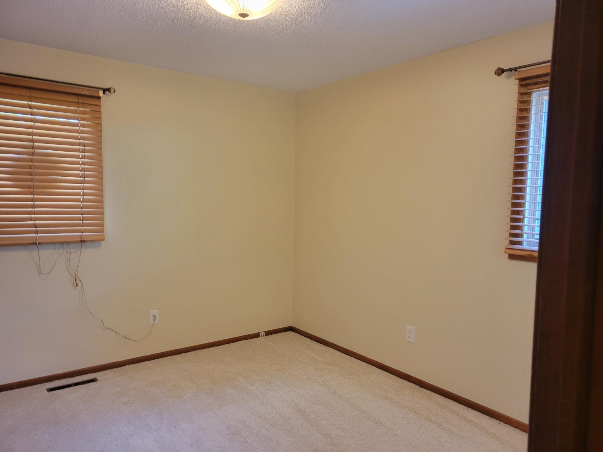 425 Spruce Avenue S Property Photo 4