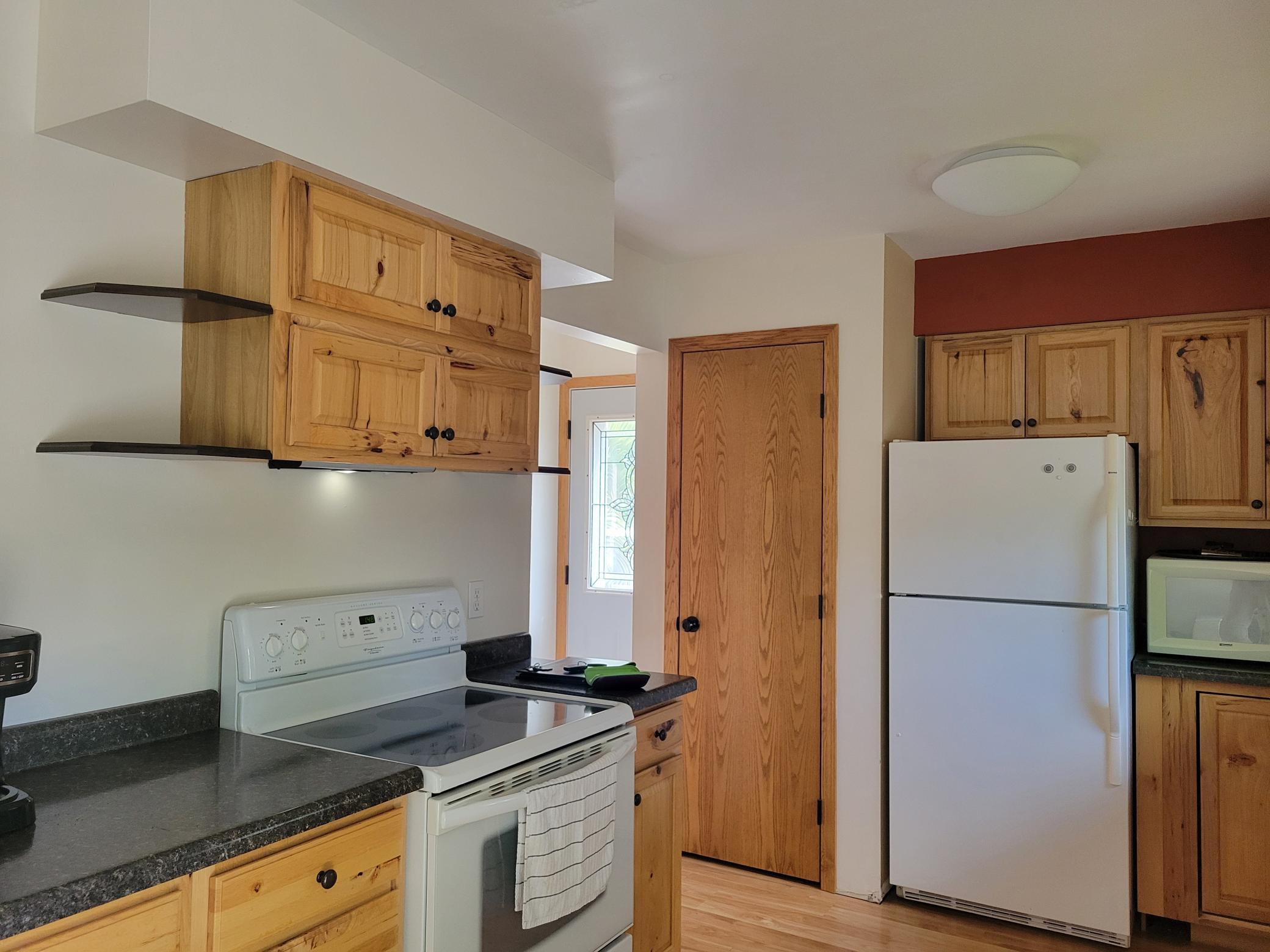 425 Spruce Avenue S Property Photo 8