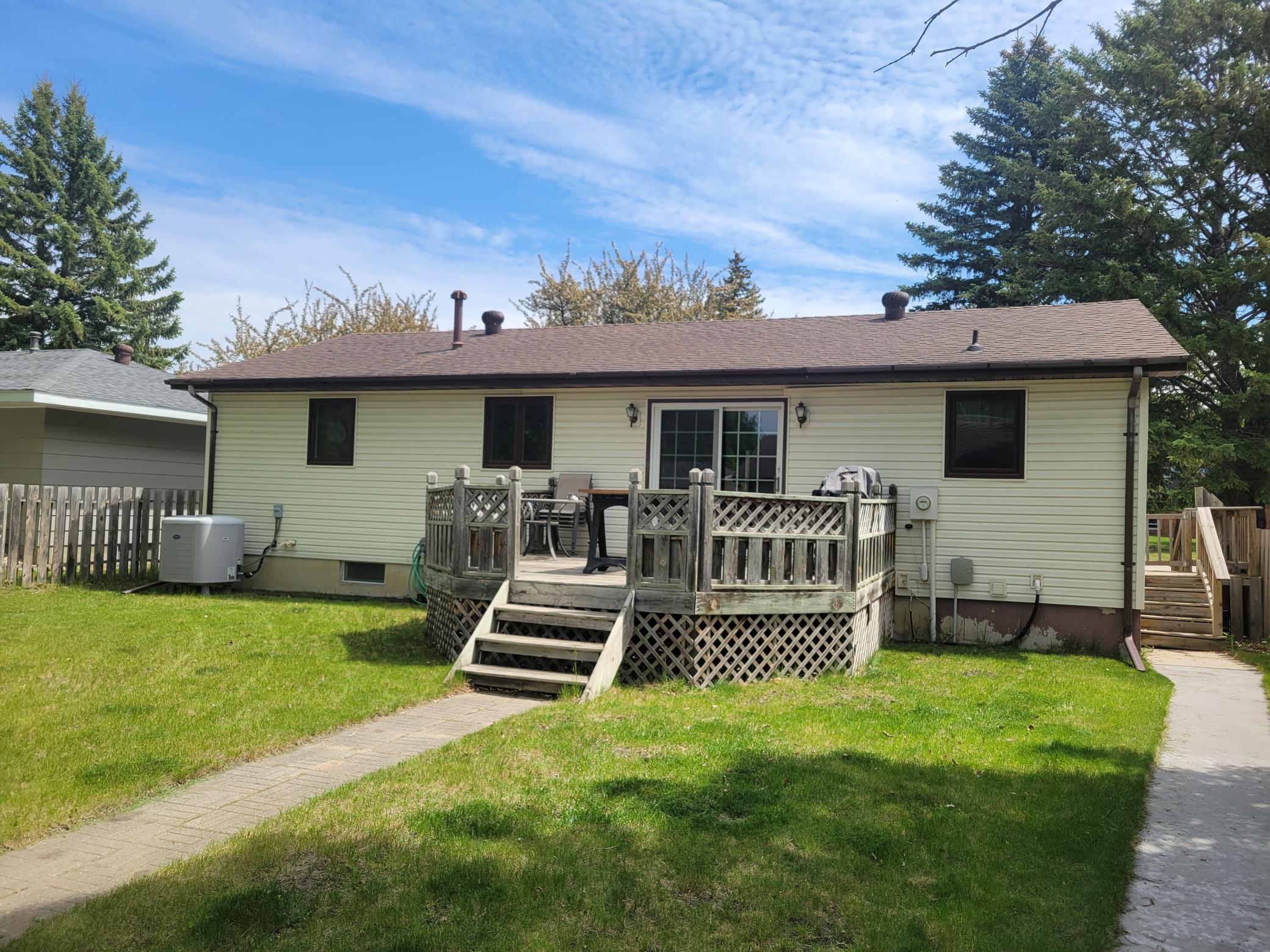 425 Spruce Avenue S Property Photo 21